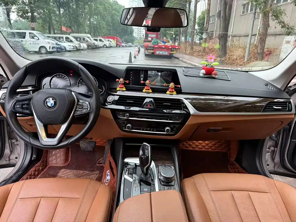 BMW 5 Series — фото 5