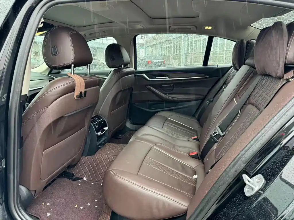BMW 5 Series New Energy — фото 3