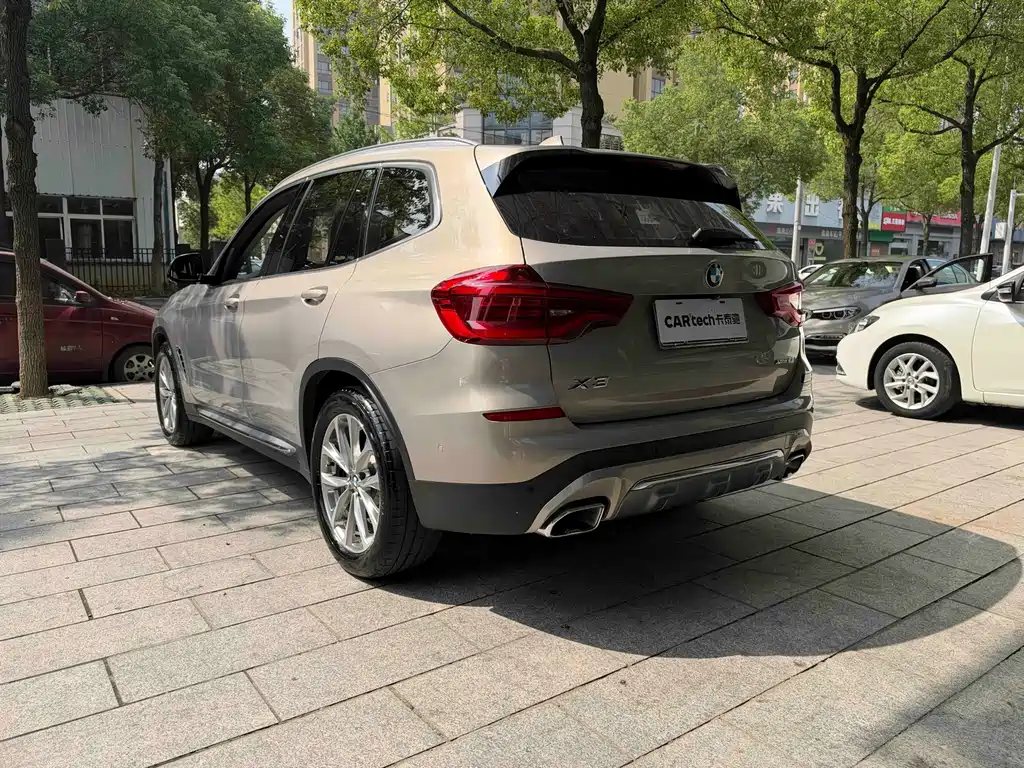 BMW X3 — фото 10