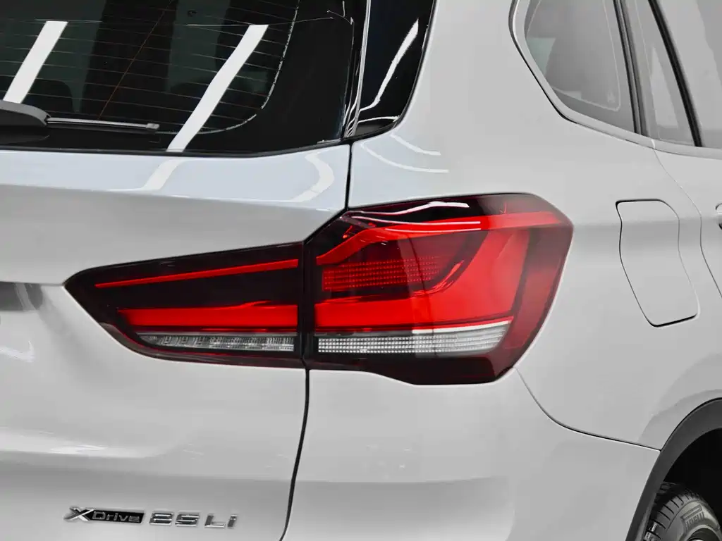 BMW X1 — фото 4