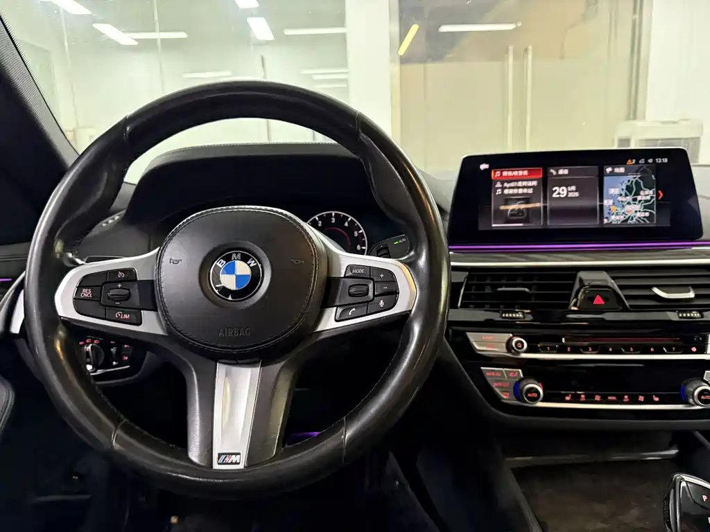 BMW 5 Series — фото 17