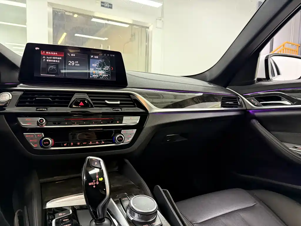BMW 5 Series — фото 18
