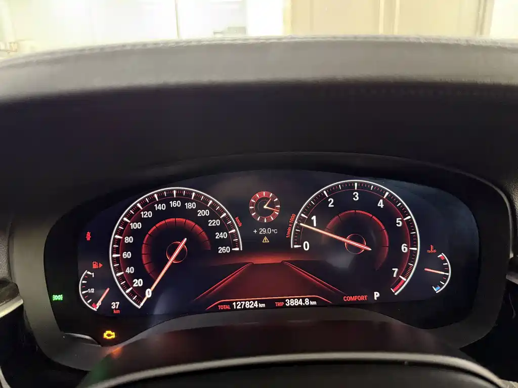 BMW 5 Series — фото 19