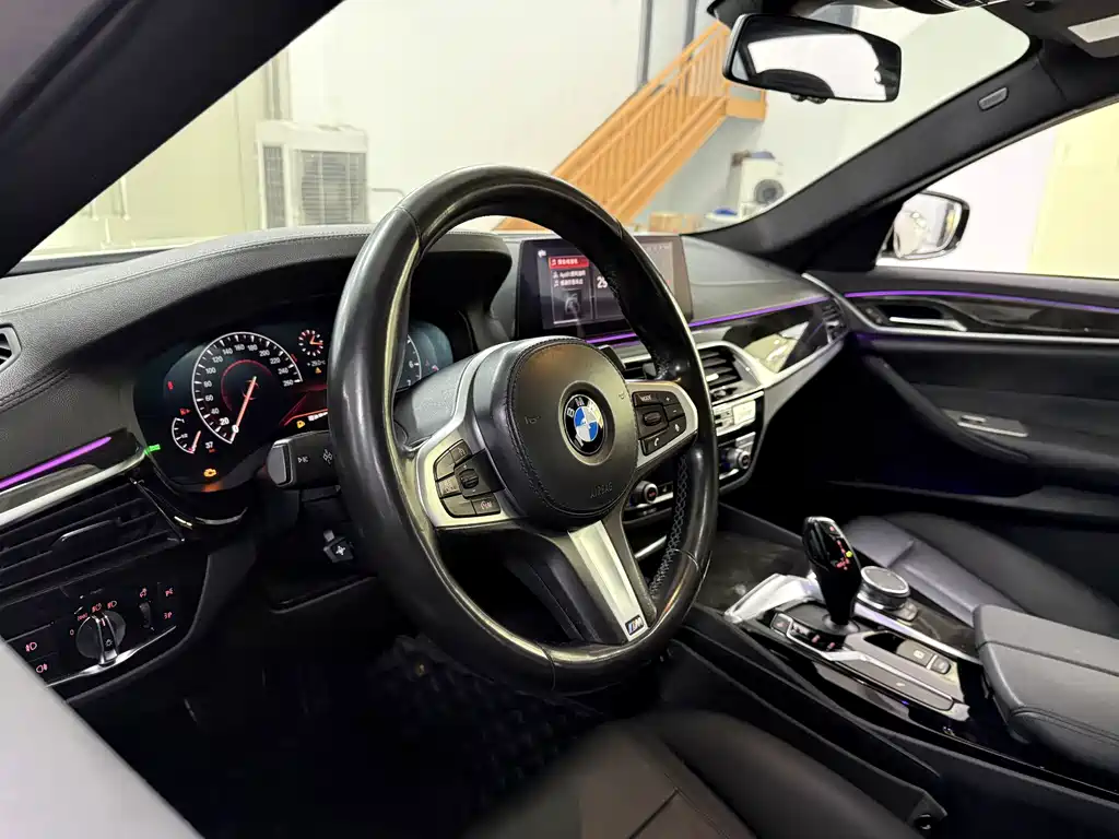 BMW 5 Series — фото 10