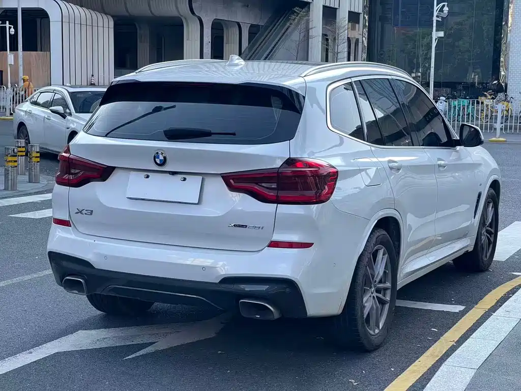 BMW X3 — фото 13