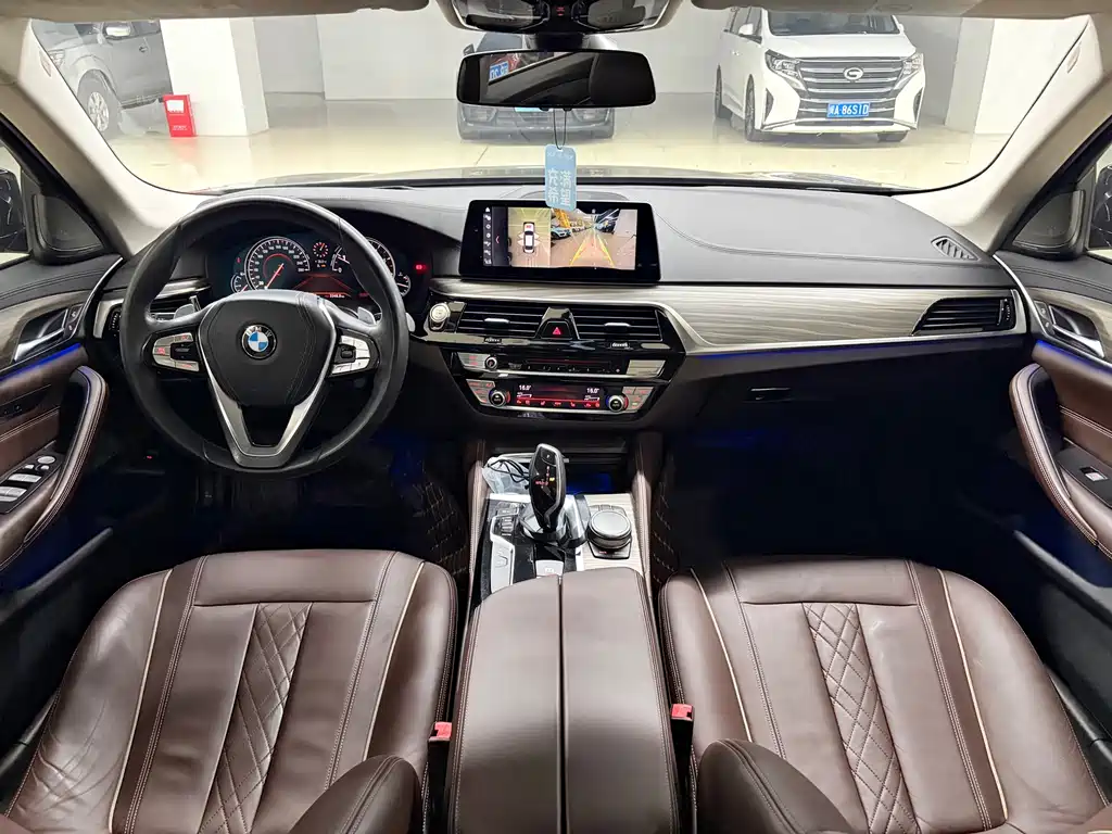 BMW 5 Series — фото 10