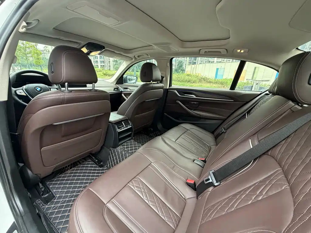 BMW 5 Series New Energy — фото 10