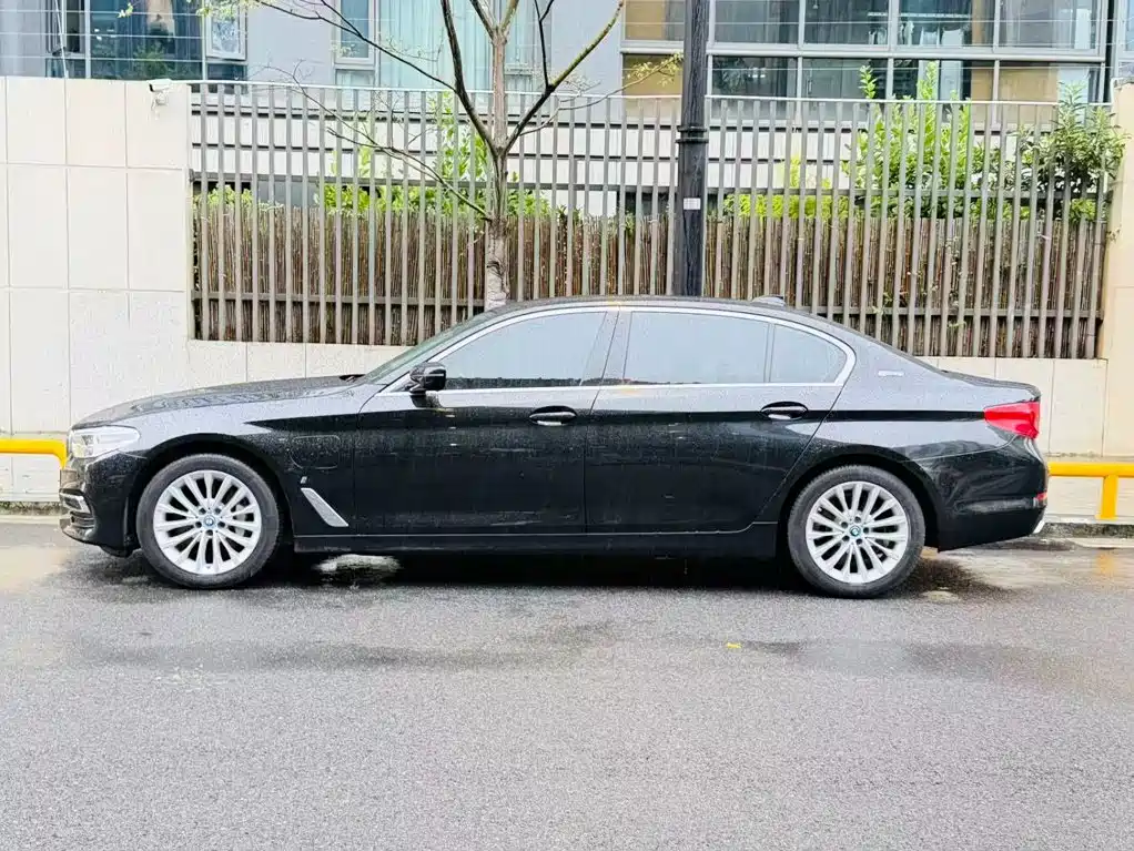 BMW 5 Series New Energy — фото 2
