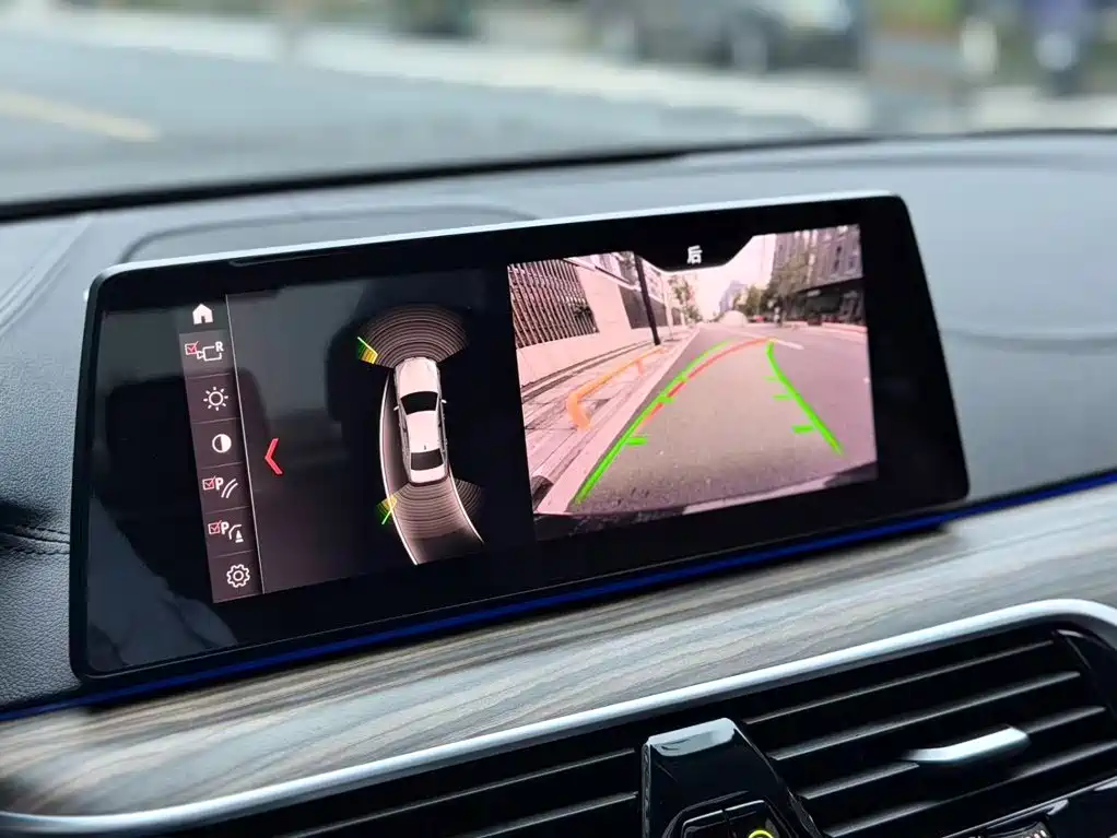 BMW 5 Series New Energy — фото 13