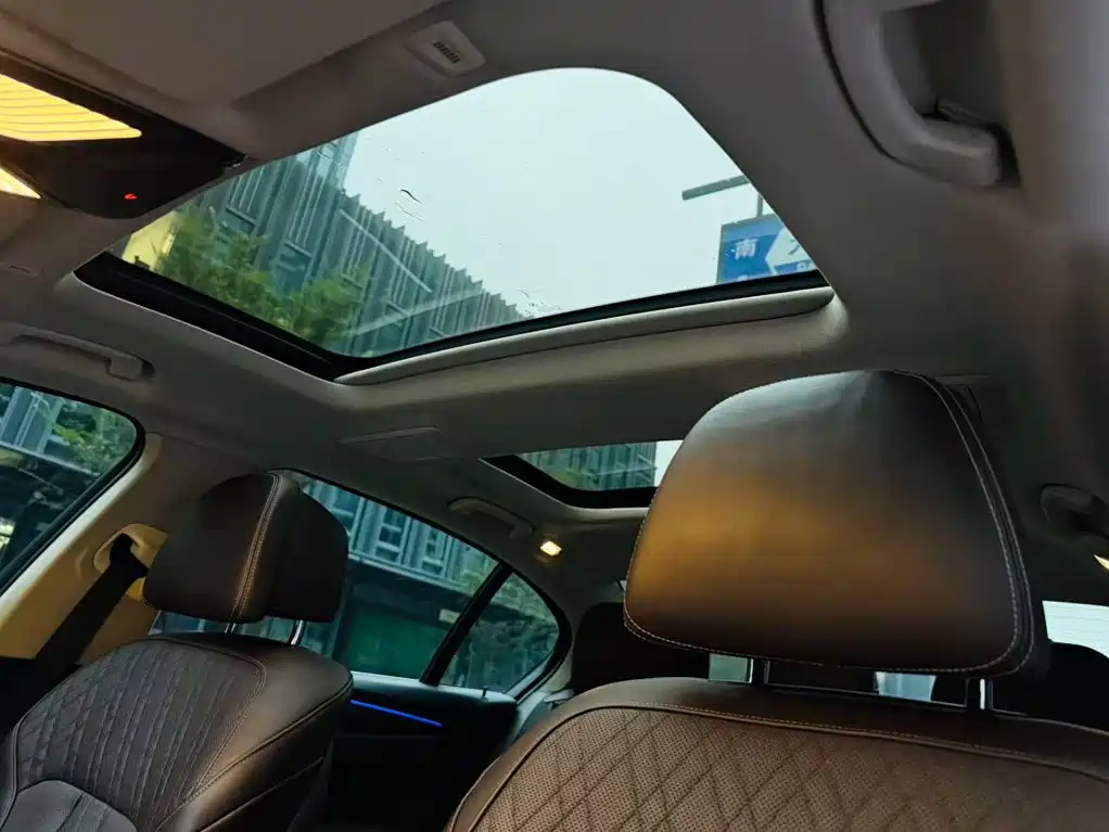 BMW 5 Series New Energy — фото 20