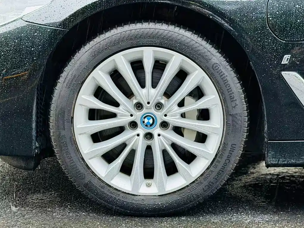 BMW 5 Series New Energy — фото 7