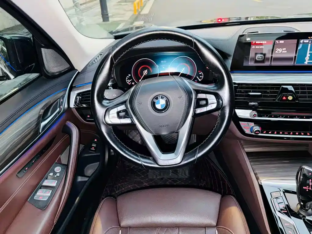 BMW 5 Series New Energy — фото 10