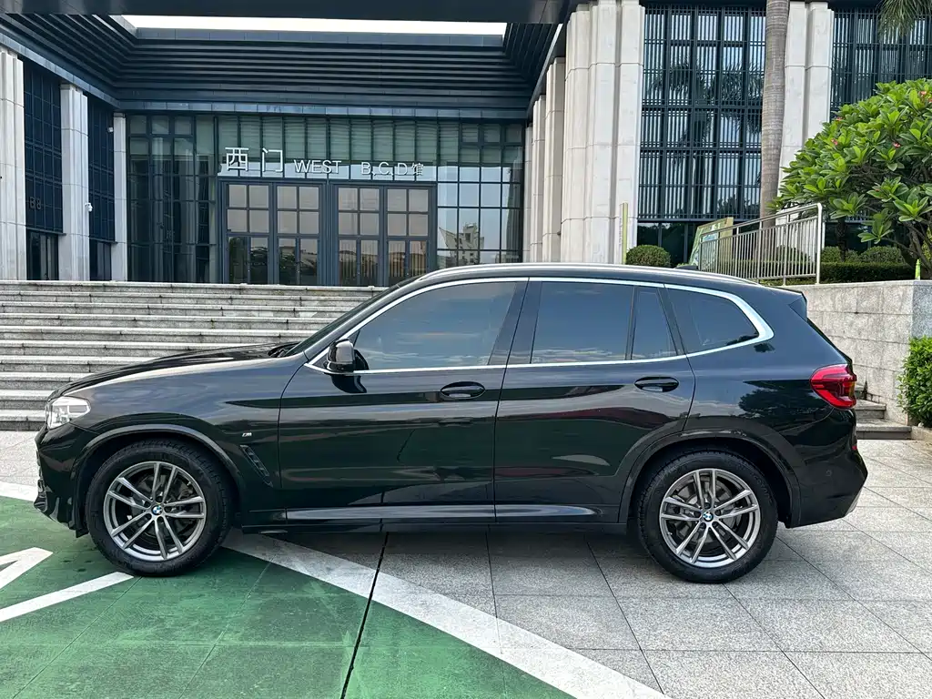 BMW X3 — фото 30