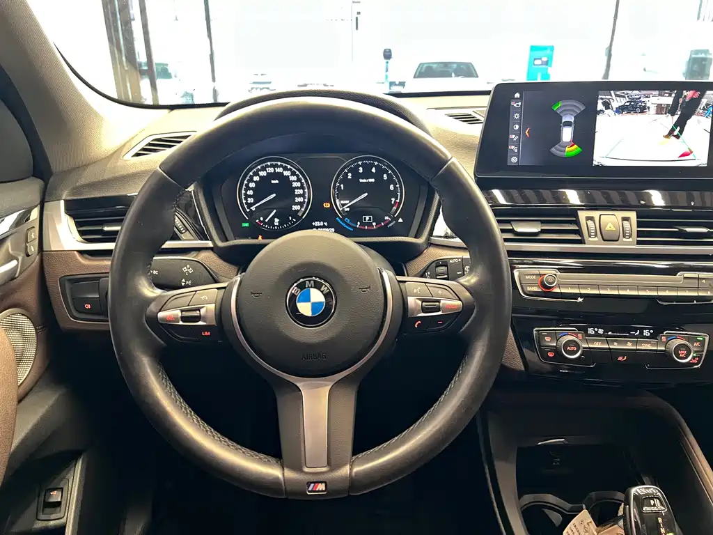 BMW X1 — фото 11