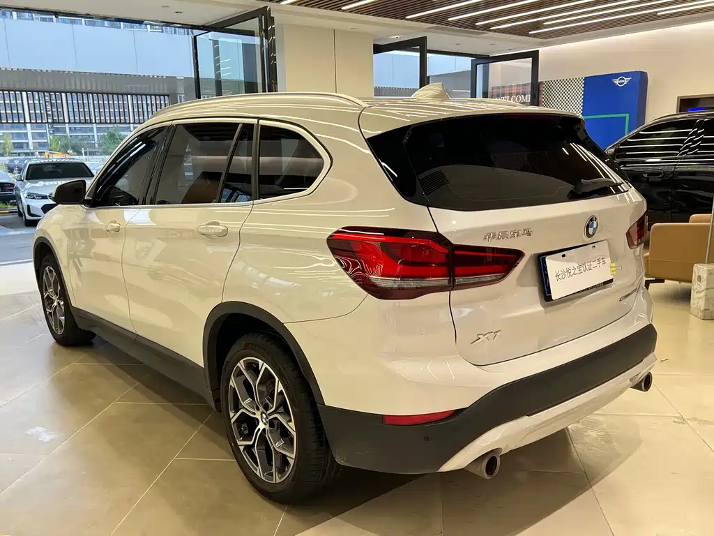 BMW X1 — фото 7