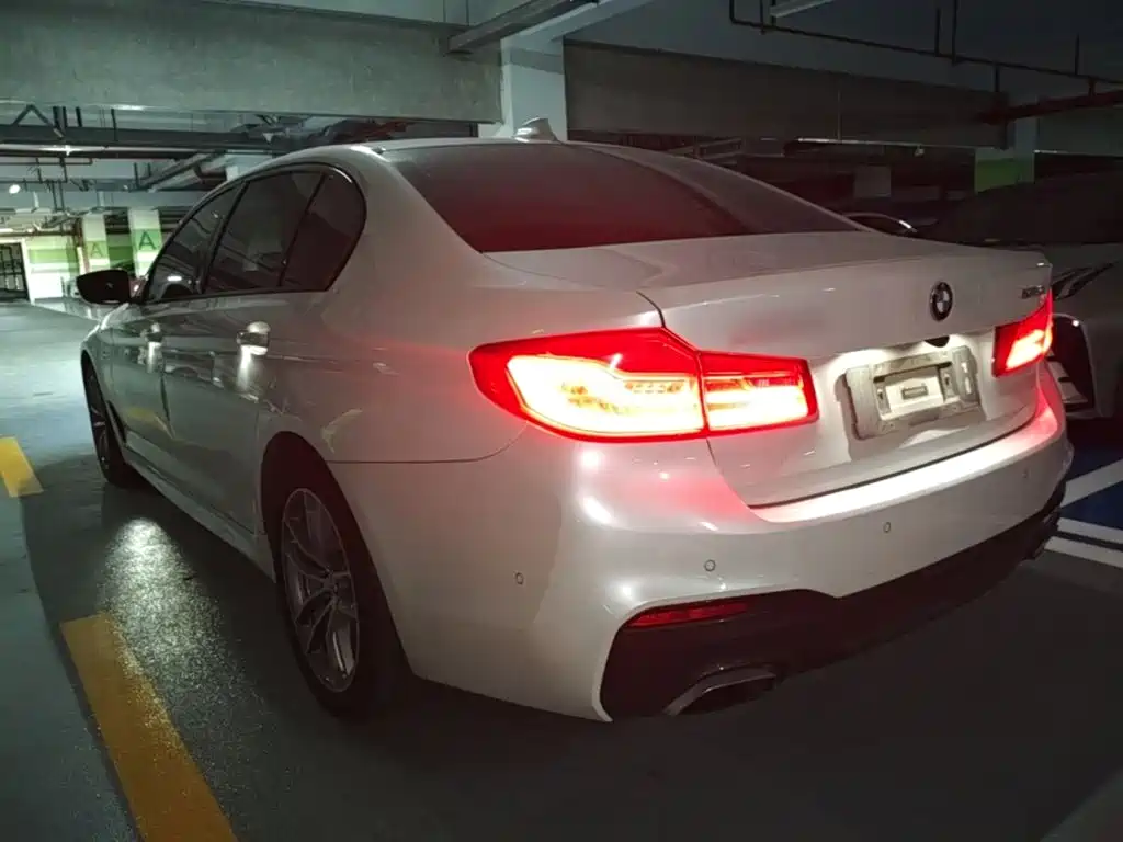 BMW 5 Series — фото 5