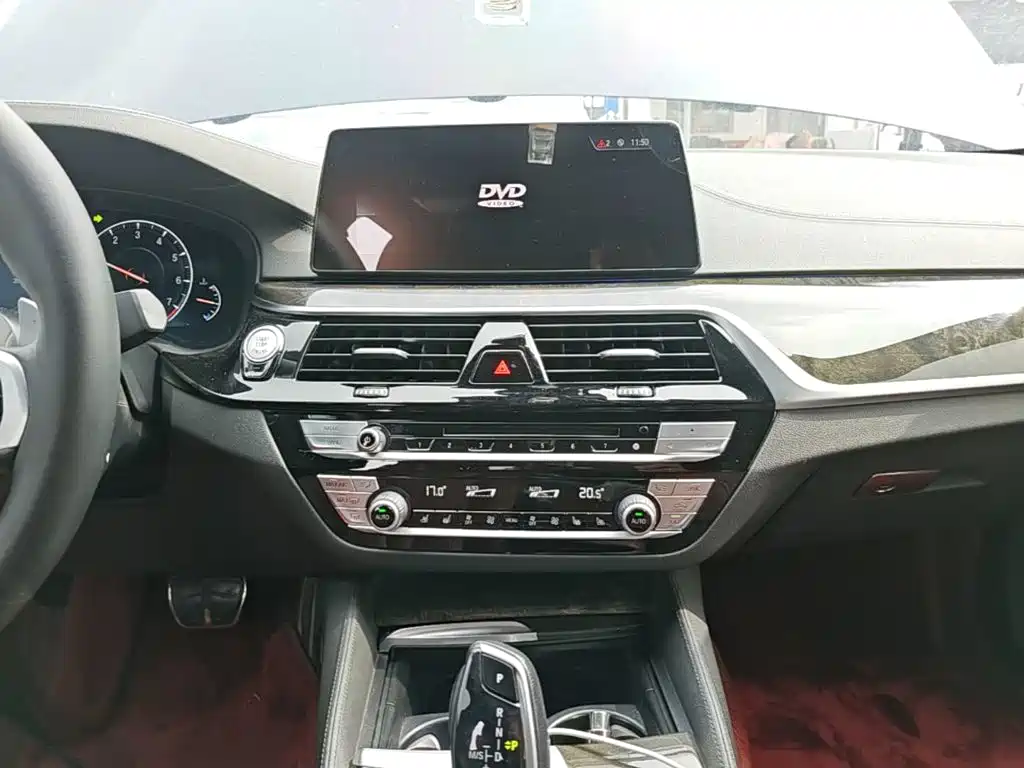 BMW 5 Series — фото 13