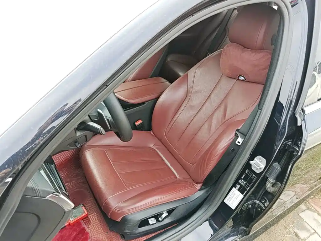 BMW 5 Series — фото 15