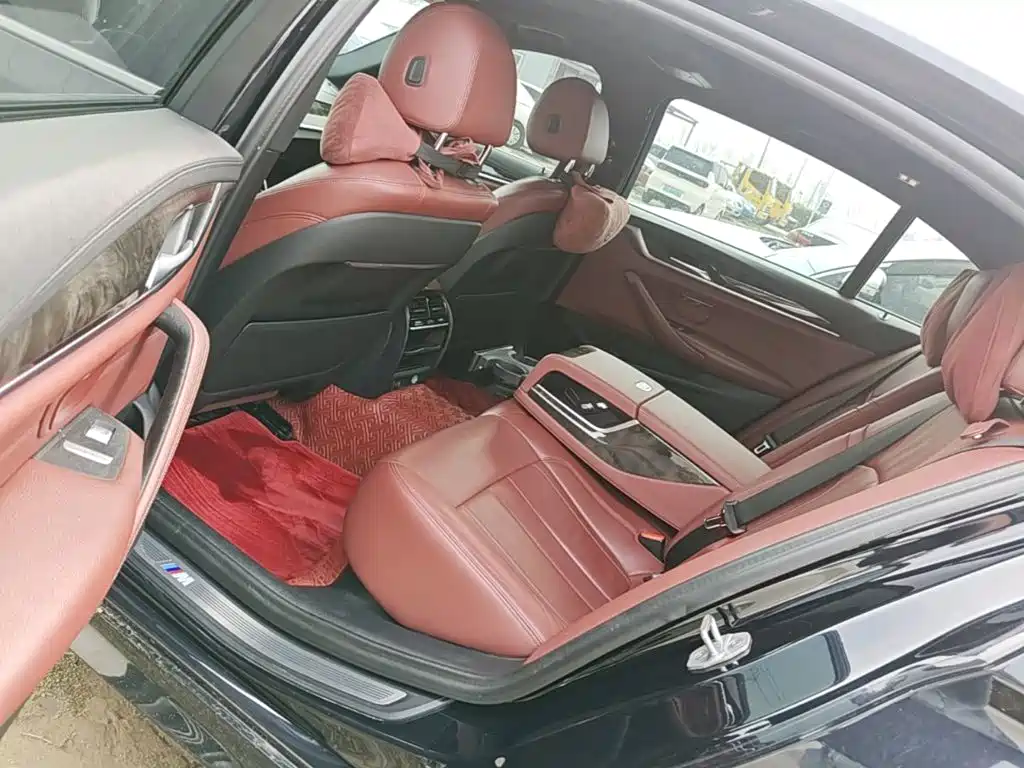BMW 5 Series — фото 17