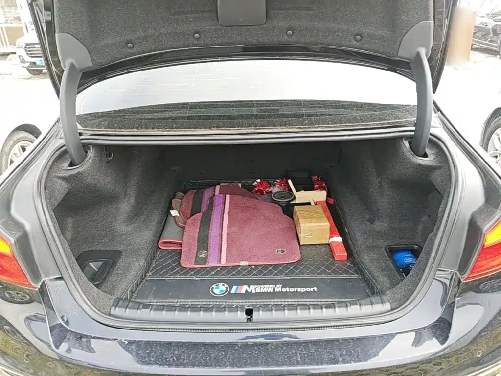 BMW 5 Series — фото 19
