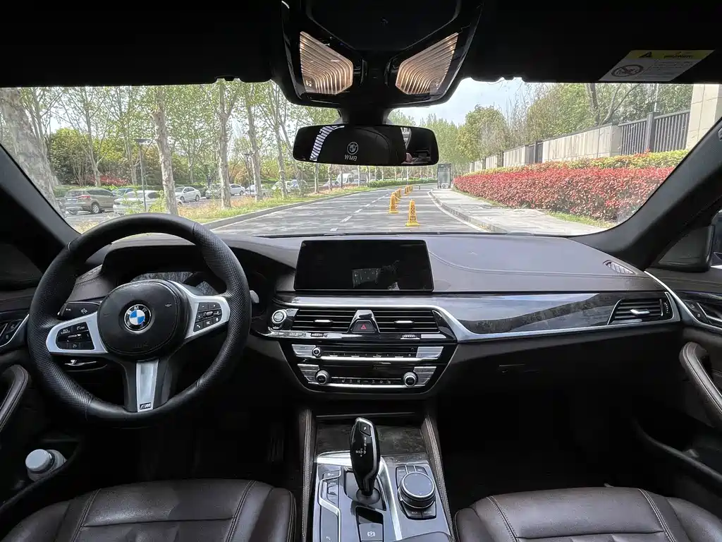 BMW 5 Series — фото 6