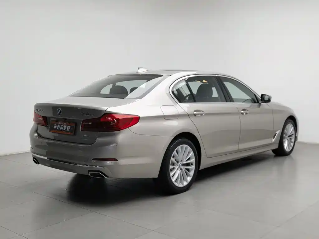 BMW 5 Series — фото 2