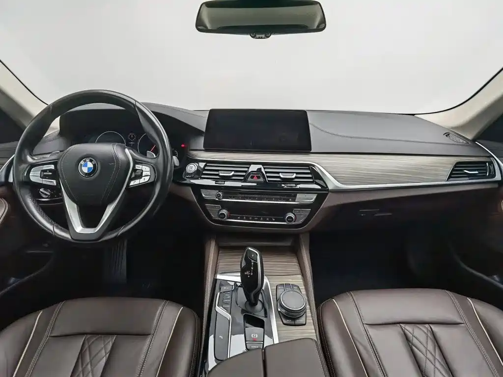 BMW 5 Series — фото 5