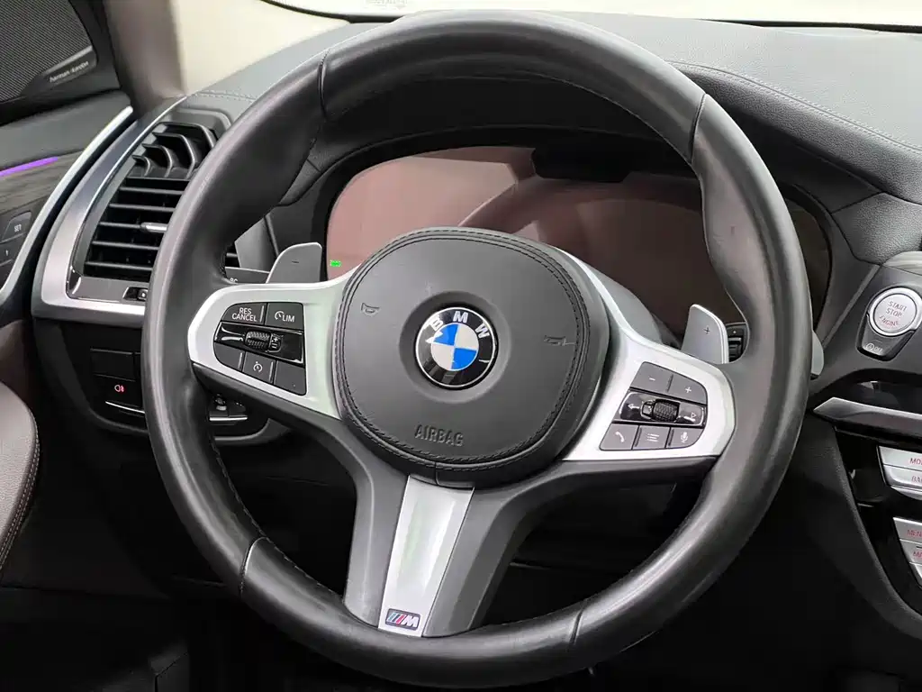BMW X3 — фото 18