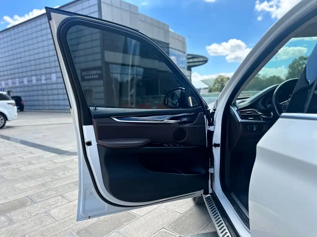 BMW X5 (Import) — фото 8