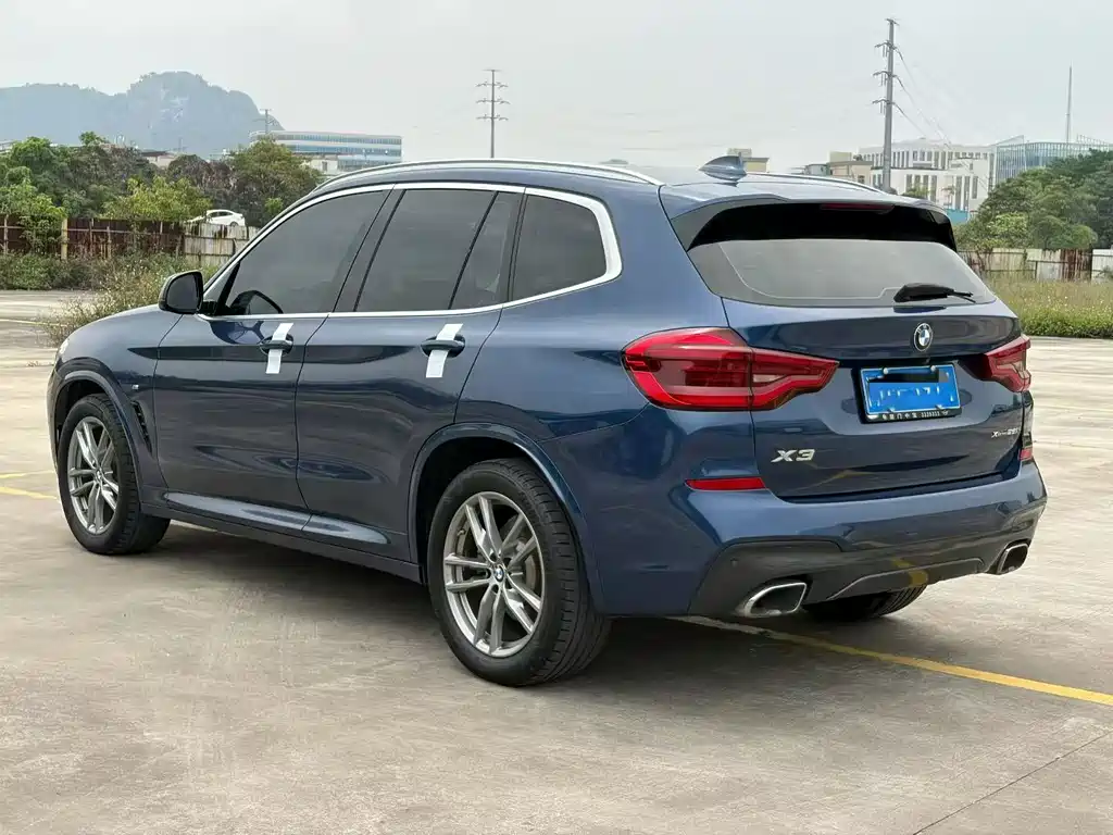 BMW X3 — фото 9