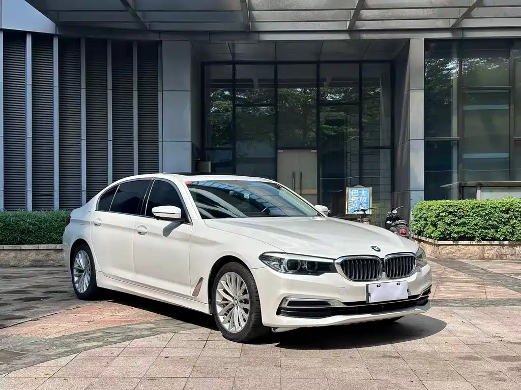 BMW 5 Series — фото 3