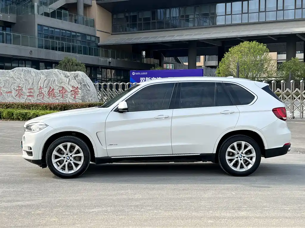BMW X5 (Import) — фото 5