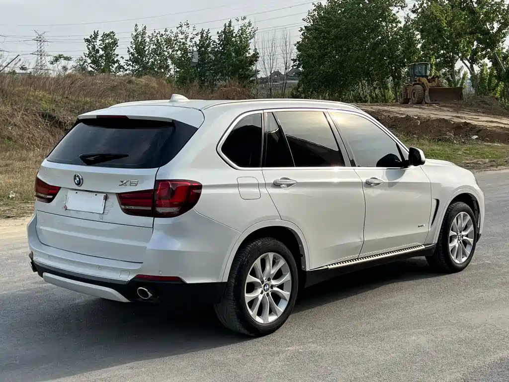 BMW X5 (Import) — фото 7