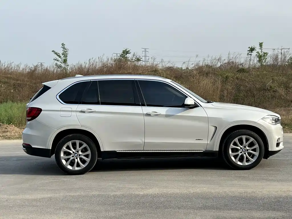 BMW X5 (Import) — фото 8