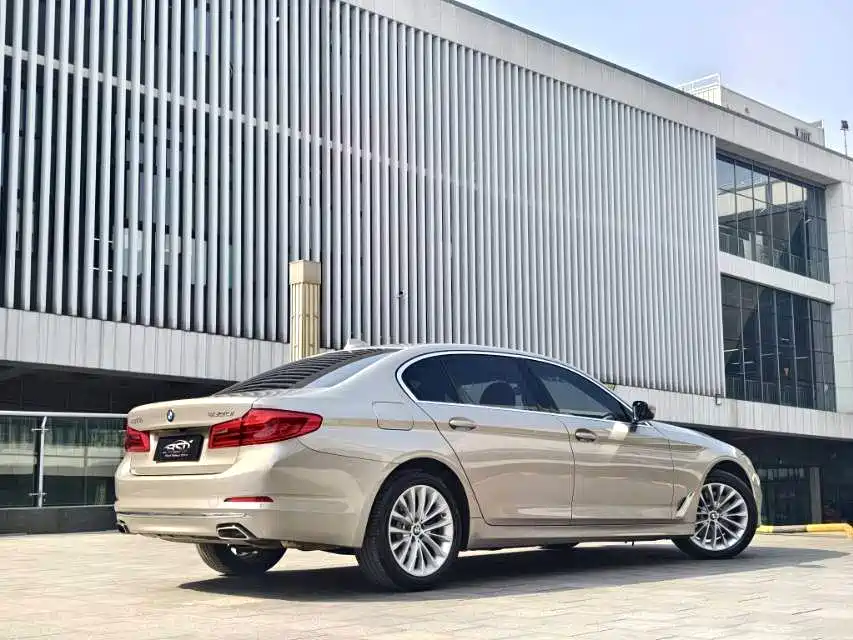 BMW 5 Series — фото 8