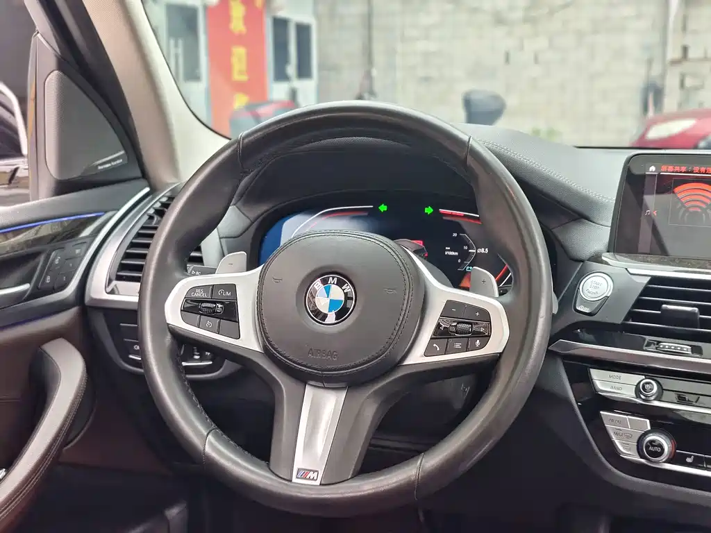 BMW X3 — фото 9