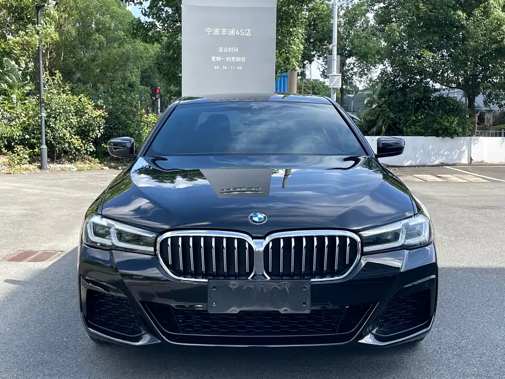 BMW 5 Series — фото 2