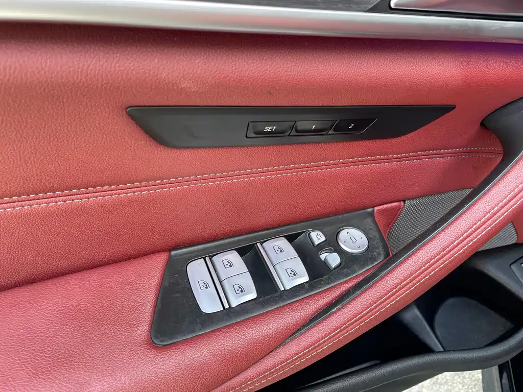 BMW 5 Series — фото 4