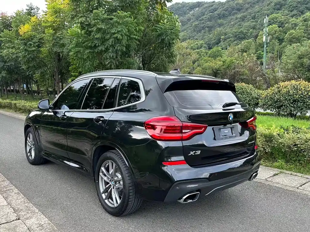 BMW X3 — фото 7