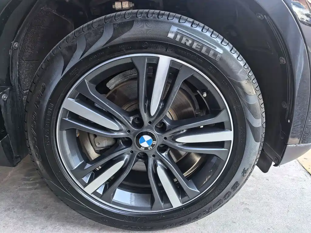 BMW X5 (Import) — фото 5