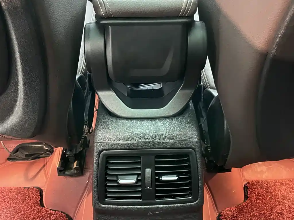 BMW X1 — фото 10