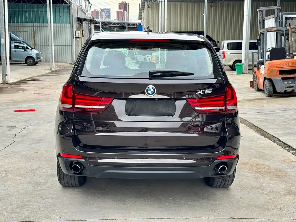 BMW X5 (Import) — фото 5