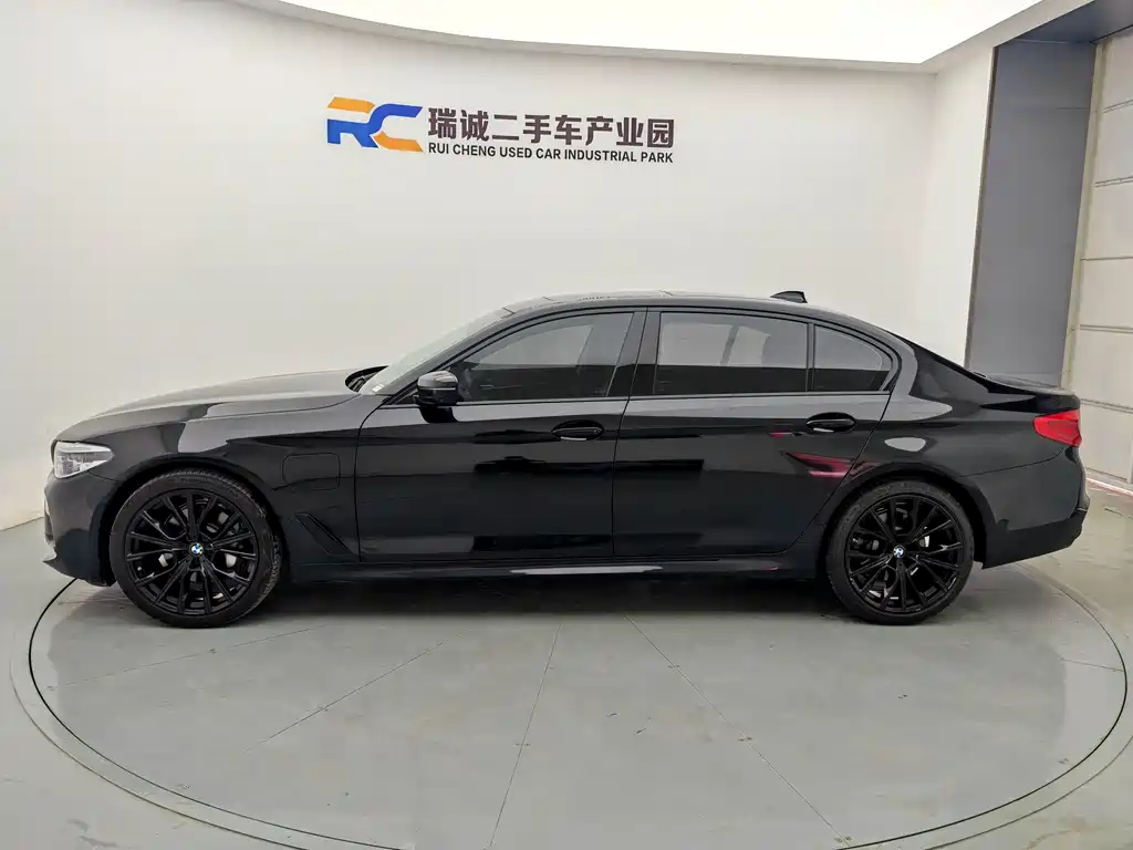 BMW 5 Series New Energy — фото 3