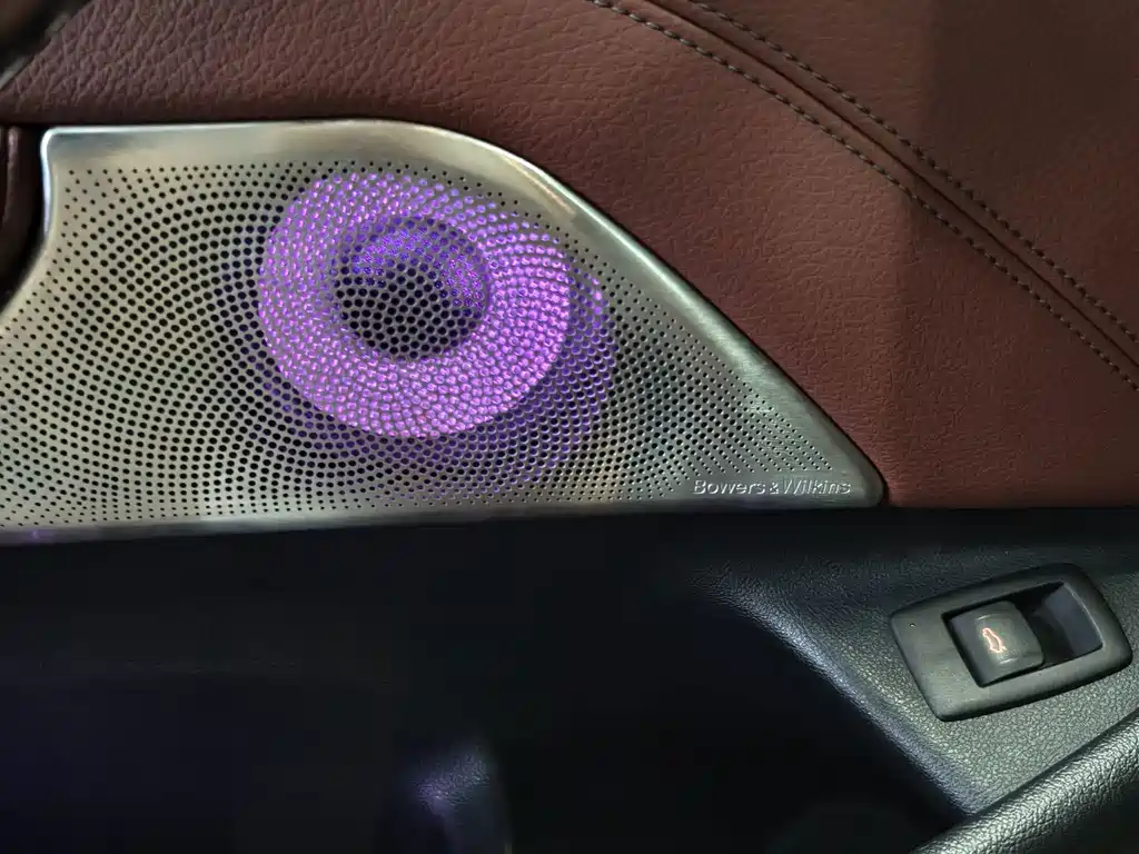 BMW 5 Series — фото 14