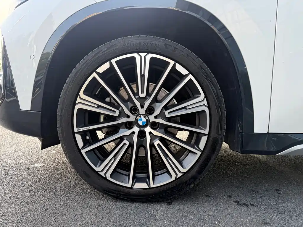 BMW X1 — фото 9
