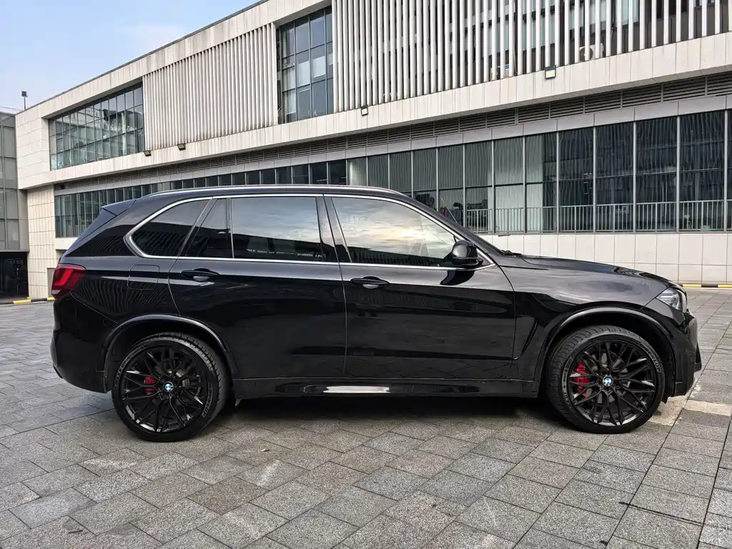 BMW X5 (Import) — фото 12