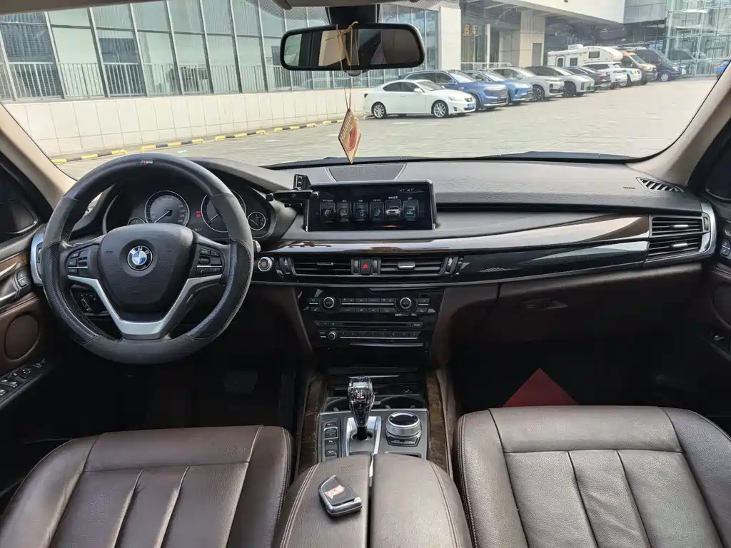 BMW X5 (Import) — фото 8
