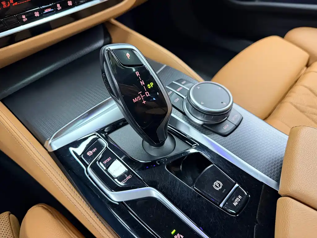 BMW 5 Series (Import) — фото 17
