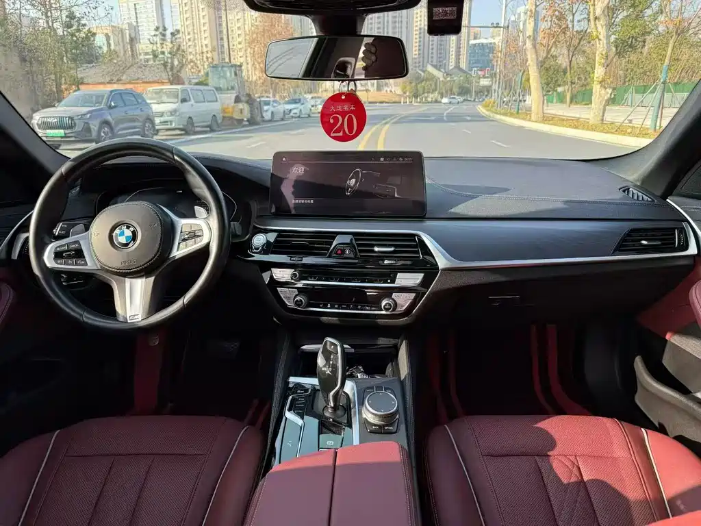 BMW 5 Series — фото 4