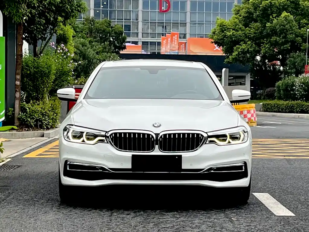 BMW 5 Series — фото 2